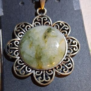 N019 Elegant Silver Nebraska River Rock Pendant Necklace